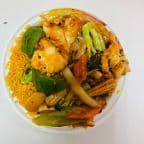 Best L21. Chicken with Hot Garlic Sauce Lunch in Copiague, NY